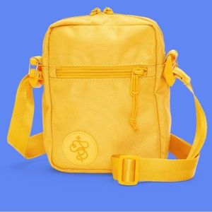 NEW IN PACKAGING 💛 Perfect Sling Bag